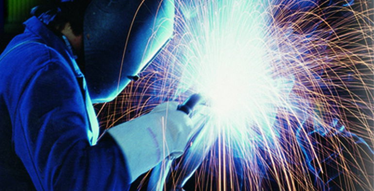 Krom ve metal mobilya aksesuarları